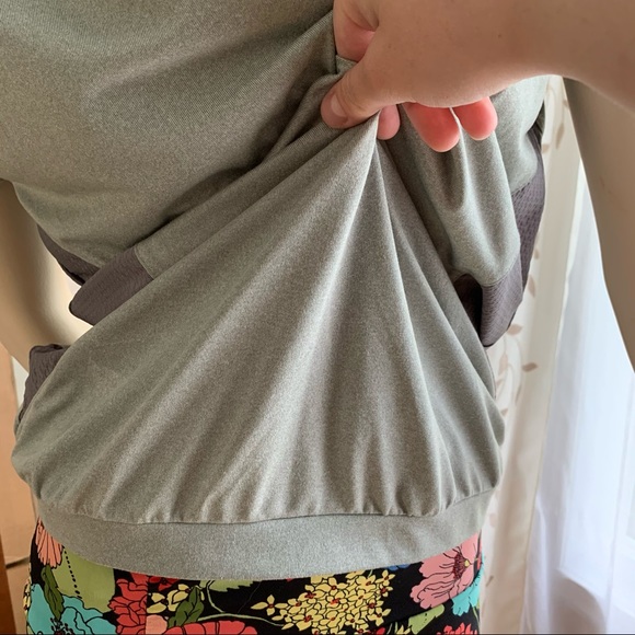 🦋✨ 2/15$ TOPS ✨🦋 Puma 2 in 1 athletic top - Picture 4 of 5